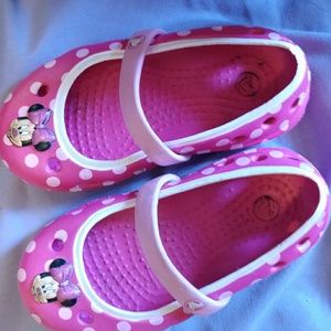 Minnie mouse toddler crocs size 6